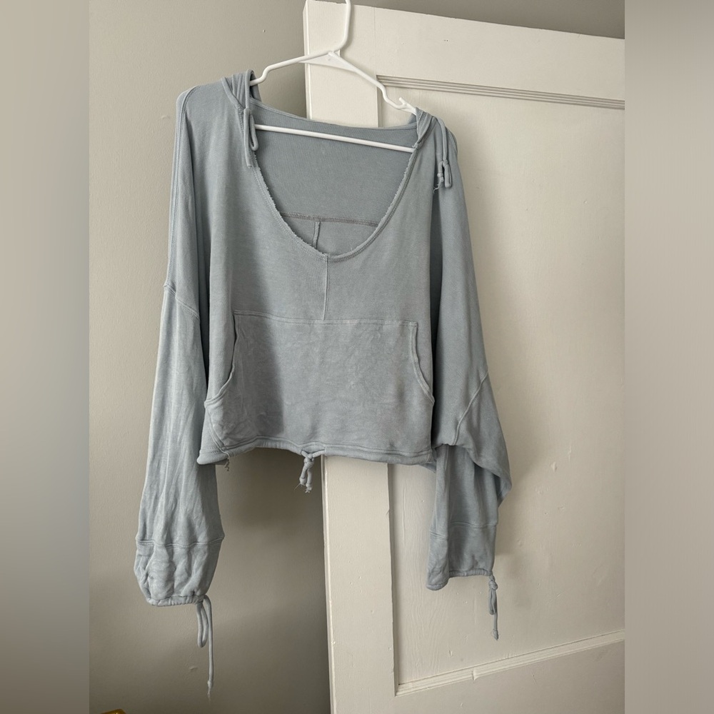 Free people hoodie / sweatshirt light blue